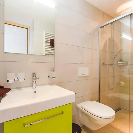 Appartement Riederhoru A Parterre *